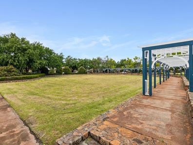 10 Springbrook Drive, Ellenbrook WA 6069