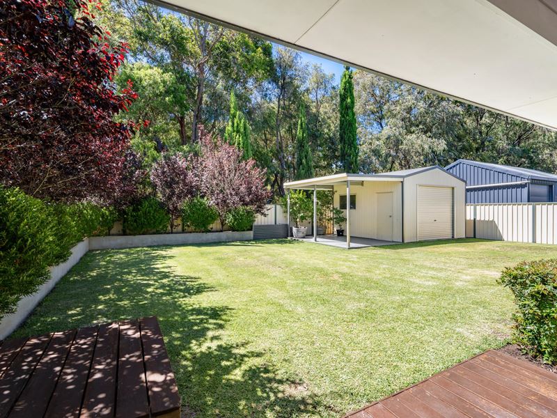 90 Santons Approach, Yalyalup WA 6280