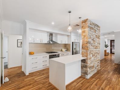 90 Santons Approach, Yalyalup WA 6280