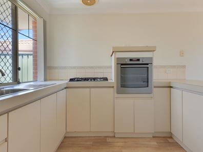 8/2 Dowling Street, Rockingham WA 6168