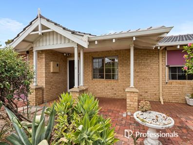 1/5 Brooks Street, Kalamunda WA 6076
