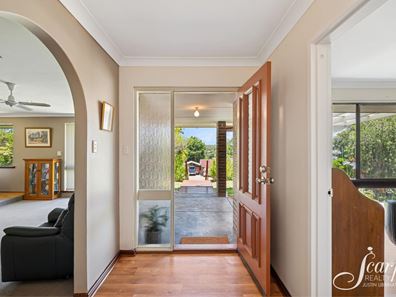 38 Armour Way, Lesmurdie WA 6076
