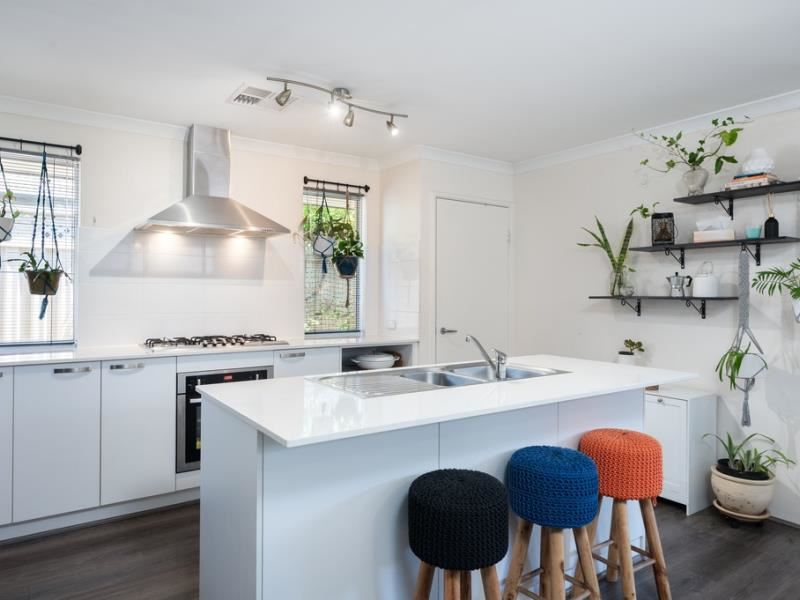 12 Willerin Mews, Maida Vale WA 6057
