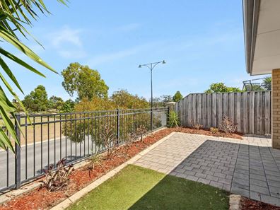 7 Goomally Turn, Ellenbrook WA 6069