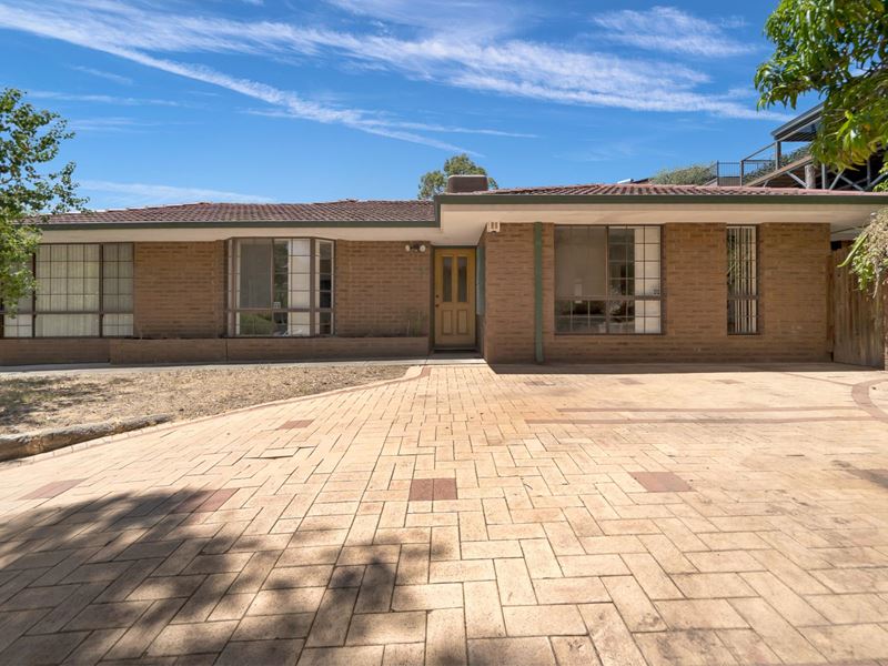 5 Petalite Place, Mount Richon WA 6112