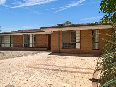 5 Petalite Place, Mount Richon WA 6112