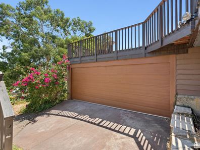 31 Derry Avenue, Mount Nasura WA 6112