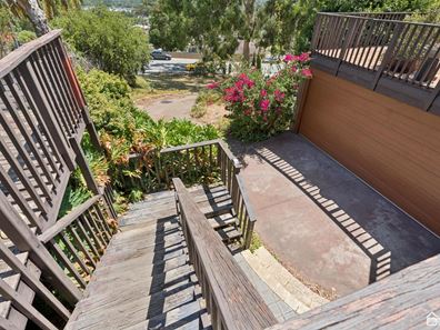 31 Derry Avenue, Mount Nasura WA 6112