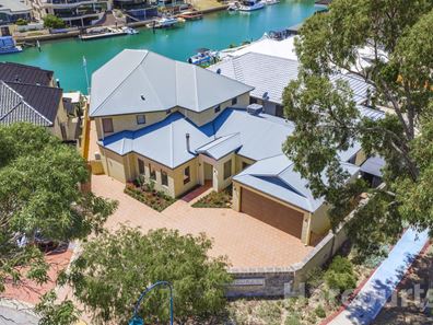 11 Leeuwin Place, Halls Head WA 6210