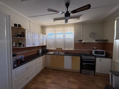 42 Third Avenue, Onslow WA 6710