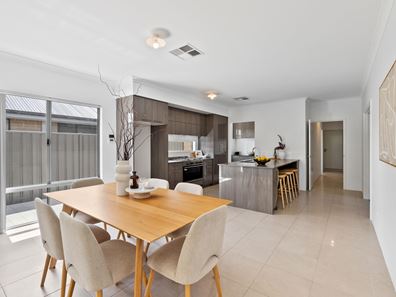 37 Forever Boulevard, Banksia Grove WA 6031