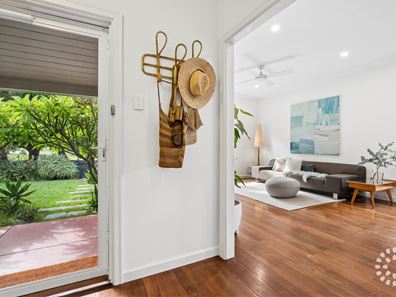 9 Grigg Place, Hilton WA 6163