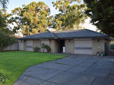 10 Connell Way, Girrawheen WA 6064