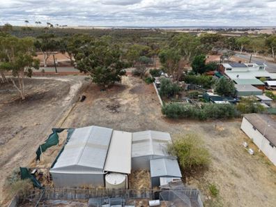 17 Loudon Street, Quairading WA 6383