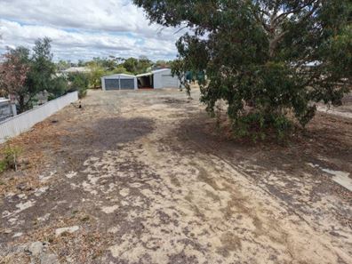 17 Loudon Street, Quairading WA 6383