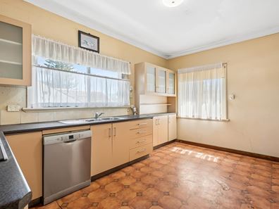 393B South Street, Hilton WA 6163