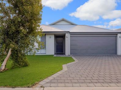 13 Topiary Avenue, Piara Waters WA 6112