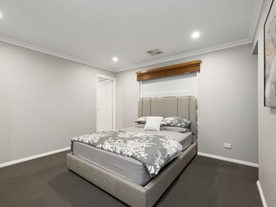 13 Topiary Avenue, Piara Waters WA 6112
