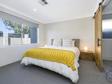 33 Waardong Court, Halls Head WA 6210