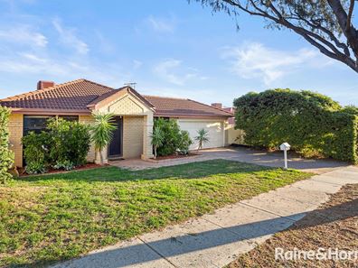 32 Manchester Drive, Hocking WA 6065