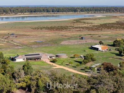 216 Forrest Beach Road, Wonnerup WA 6280