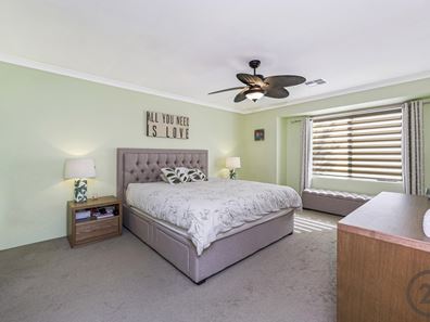 18 Medinah Street, Meadow Springs WA 6210