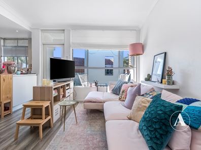 6/39 Kinsella Street, Joondanna WA 6060