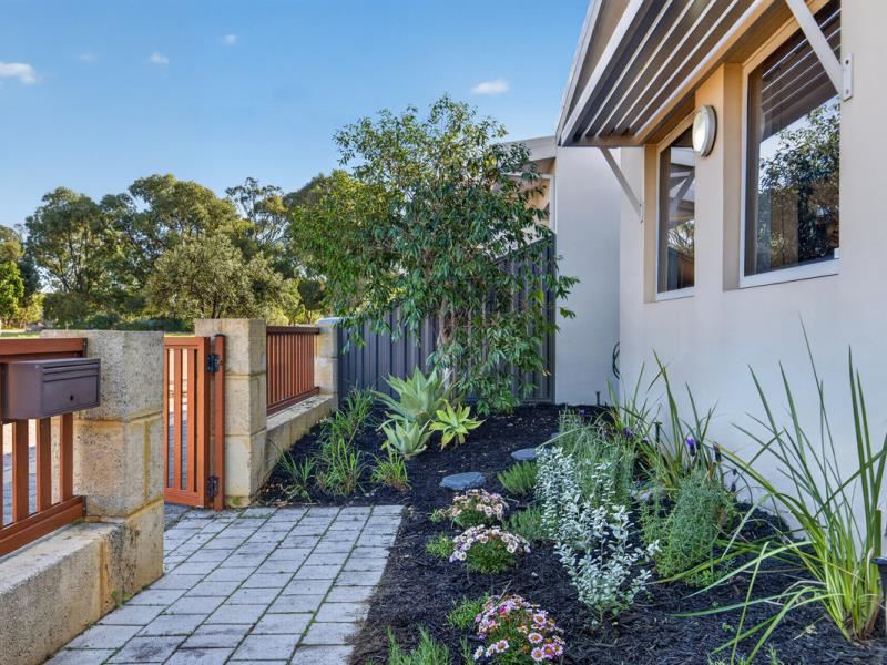 13 Kaalak Lane, Mandurah