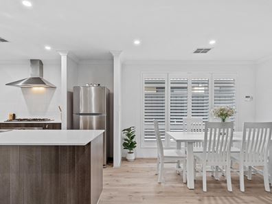 9 Moonee Street, Lakelands WA 6180