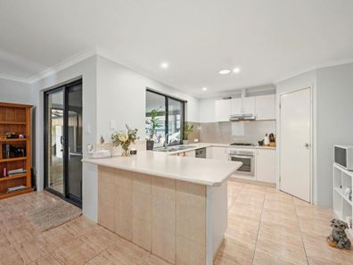 7 Teal Brook Circle, Seville Grove WA 6112