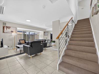 2/4 Stewart Street, Mandurah WA 6210