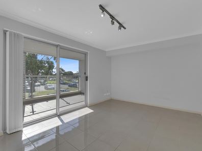 6/12 Westralia Gardens, Rockingham WA 6168