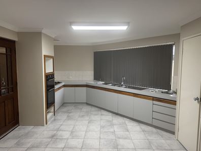 2 Karrawa Gardens, Port Kennedy WA 6172