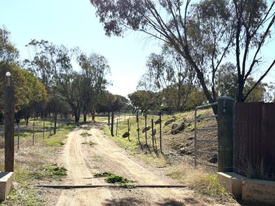 11 Prunster Road, York WA 6302