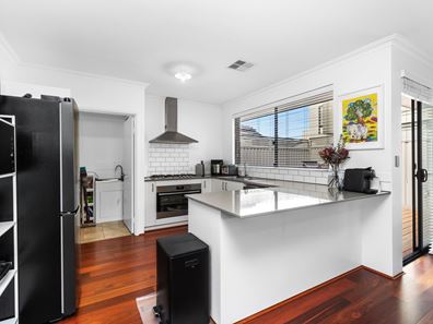 2C Troytown Way, Melville WA 6156