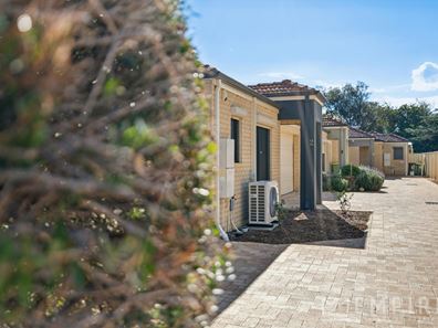 2/24 Mountain View, Kelmscott WA 6111