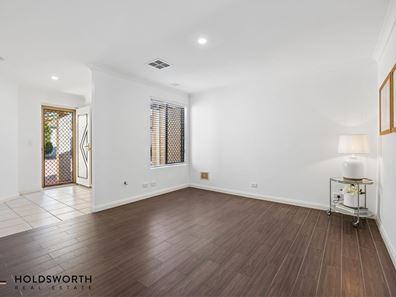 5/4 Wardong Road, Westminster WA 6061