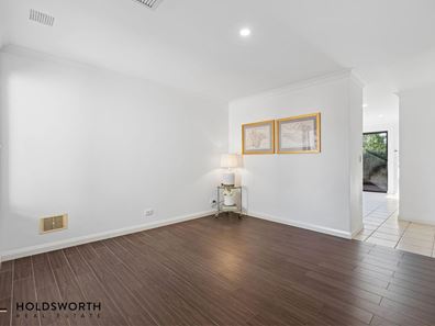 5/4 Wardong Road, Westminster WA 6061