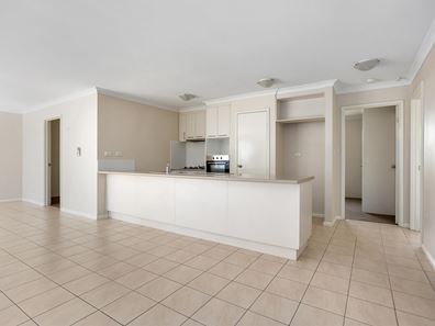 30/11 Serls Street, Armadale WA 6112