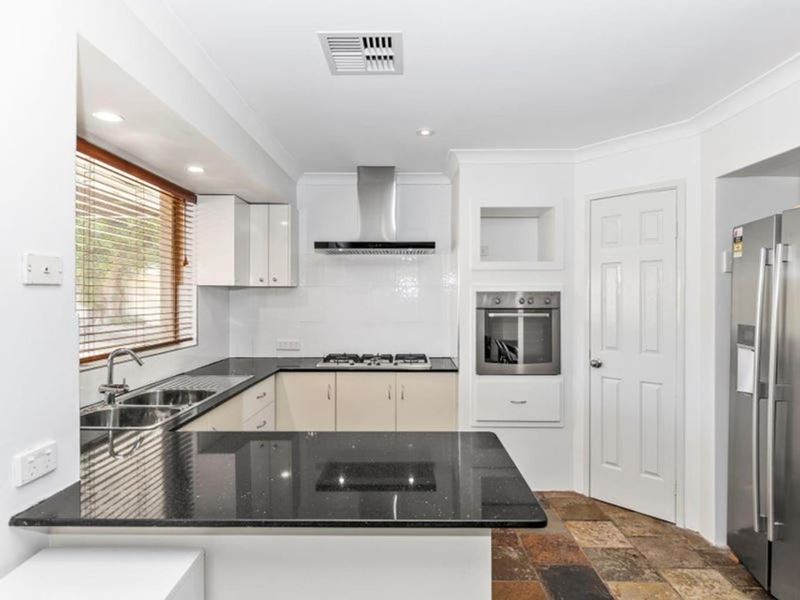 4 Pera Mews, Beldon WA 6027