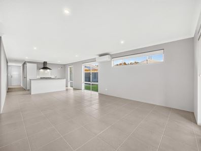 3 Forbury Street, Lakelands WA 6180