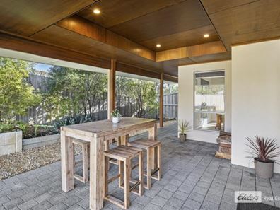 21 Jeffcott Street, Little Grove WA 6330