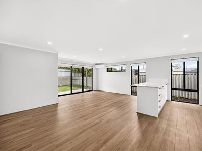 32B Wavelea Street, Safety Bay WA 6169