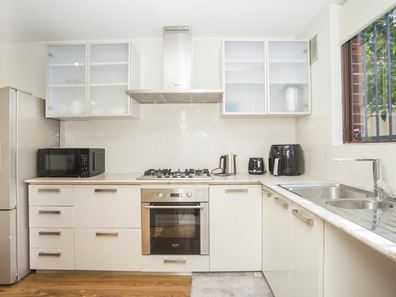 4/196 Coode Street, Como WA 6152