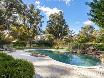 3 Laidley Way, Greenfields WA 6210