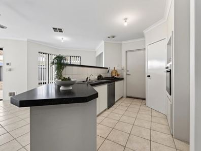 12 Westwind Place, Currambine WA 6028