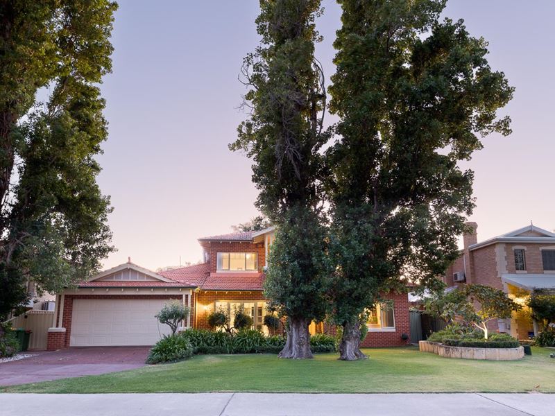 4 Cantray Avenue, Applecross WA 6153