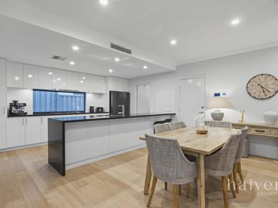 2/15 Maddox Crescent, Melville WA 6156