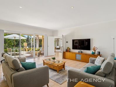 19 Hyde Court, Hillarys WA 6025