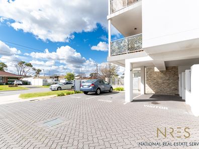 8/208 Fisher  Street, Cloverdale WA 6105